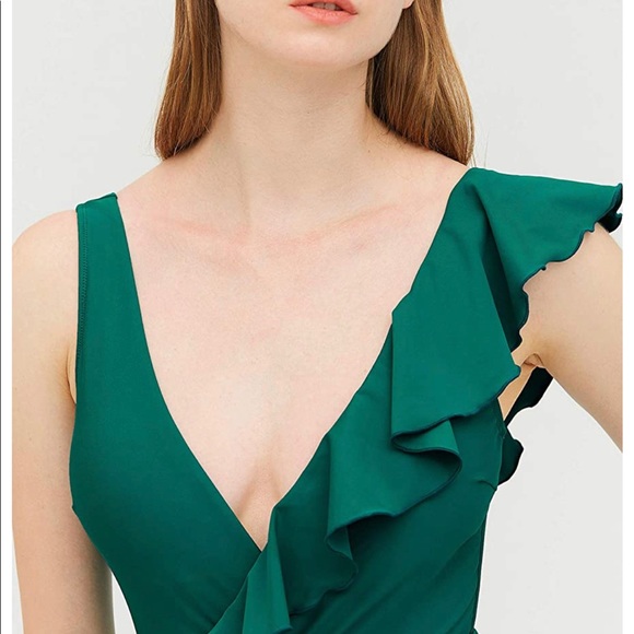 NWT Green Ruffle Sleeve Monokini w/ removable belt - Picture 5 of 6